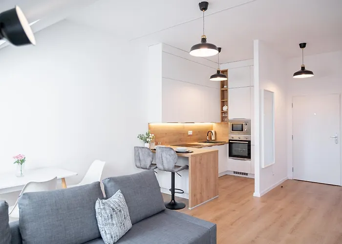 Center Free Parking * Pressburg